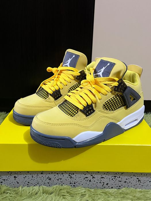 Jordan 4 Retro Lighting