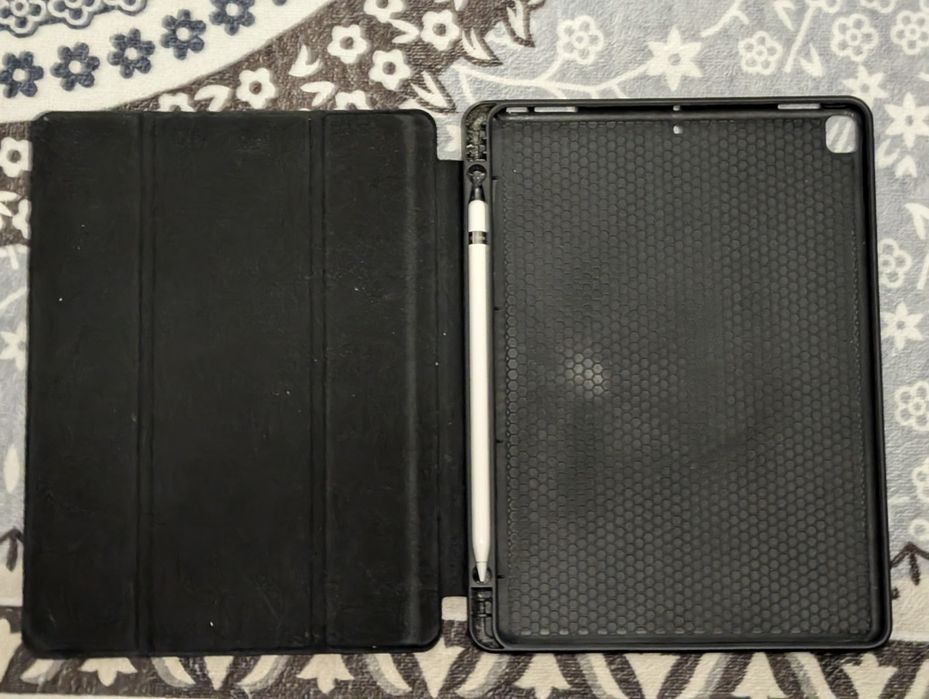 Ipad 8 128 gb с умным чехлом