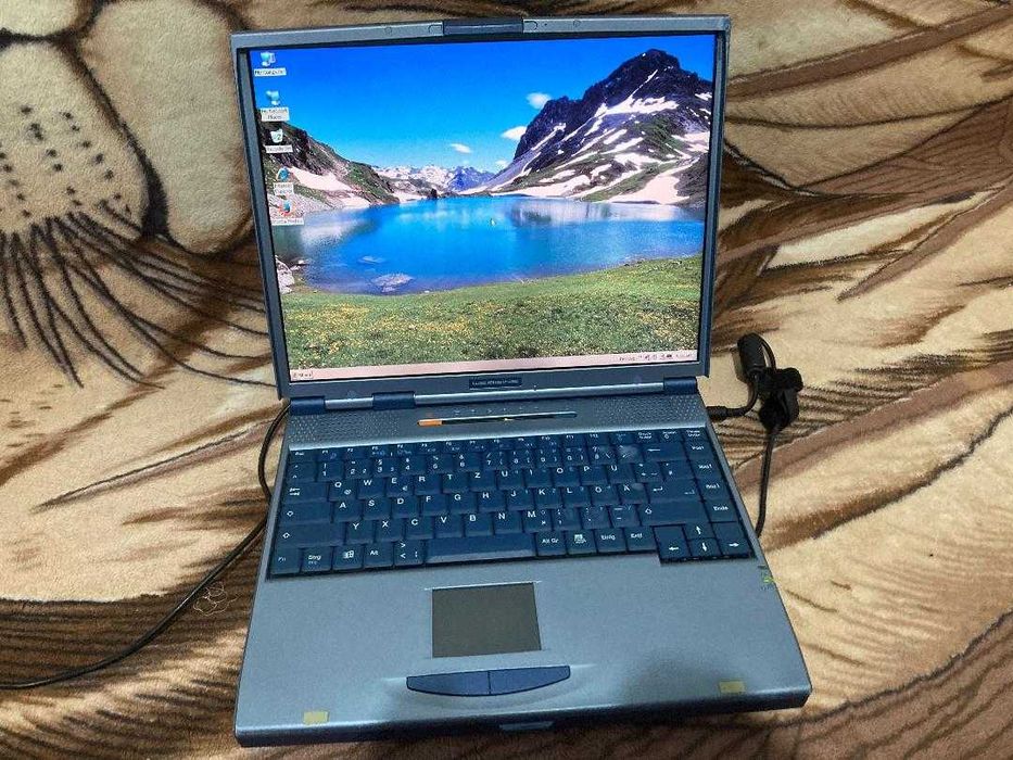 Laptop Retro Webgine NR41C2 – Cu Floppy