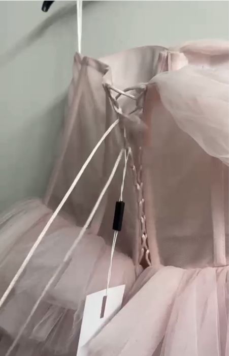 Rochie Ana Radu scurta, corset si detaliu pe umar