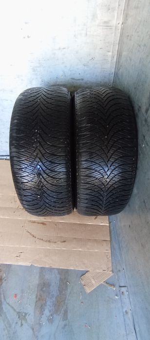 Продам две покрышки r19