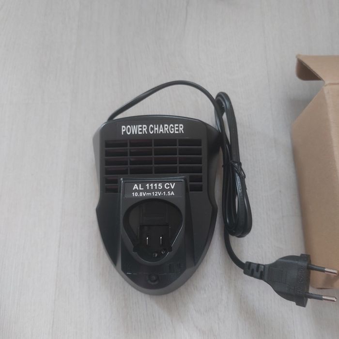 Професионално Зарядно Bosch AL 1115 CV за 10.8V - 12V Li-Ion Батерии