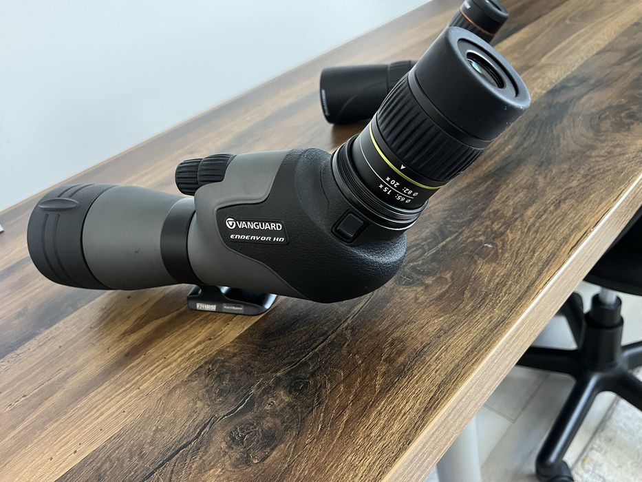 Luneta terestra Vanguard Endeavor HD 20-60x82  & luneta Celestron Hummingbird  56 ED