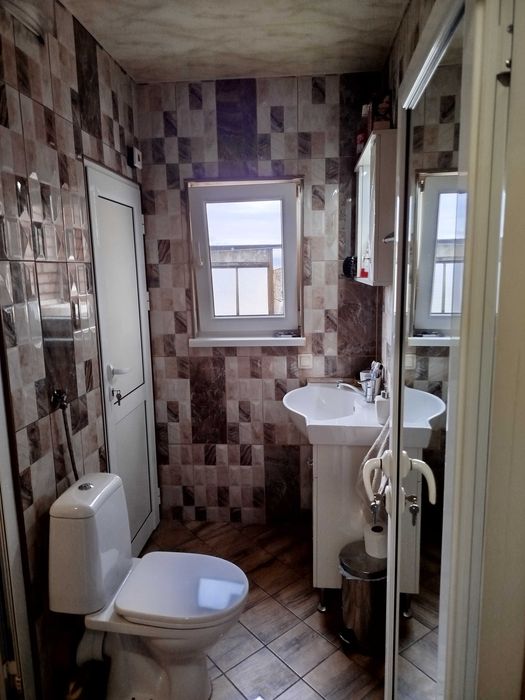 Продавам двустаен апартамент,център