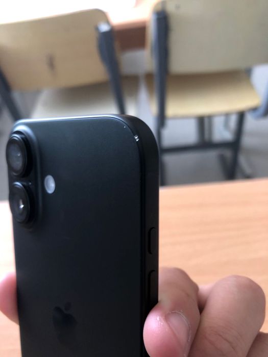 Iphone 16 black 256/8