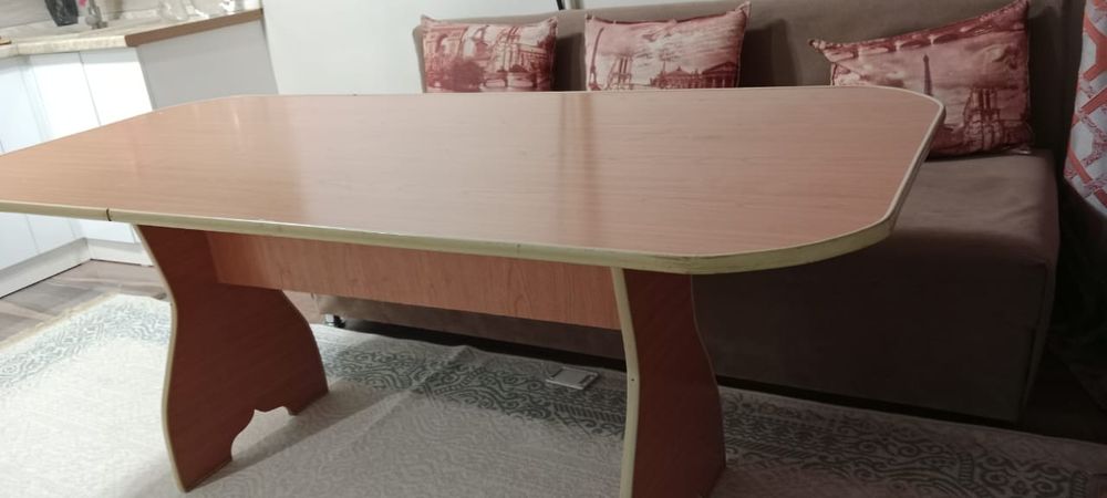 Продам кухонный стол