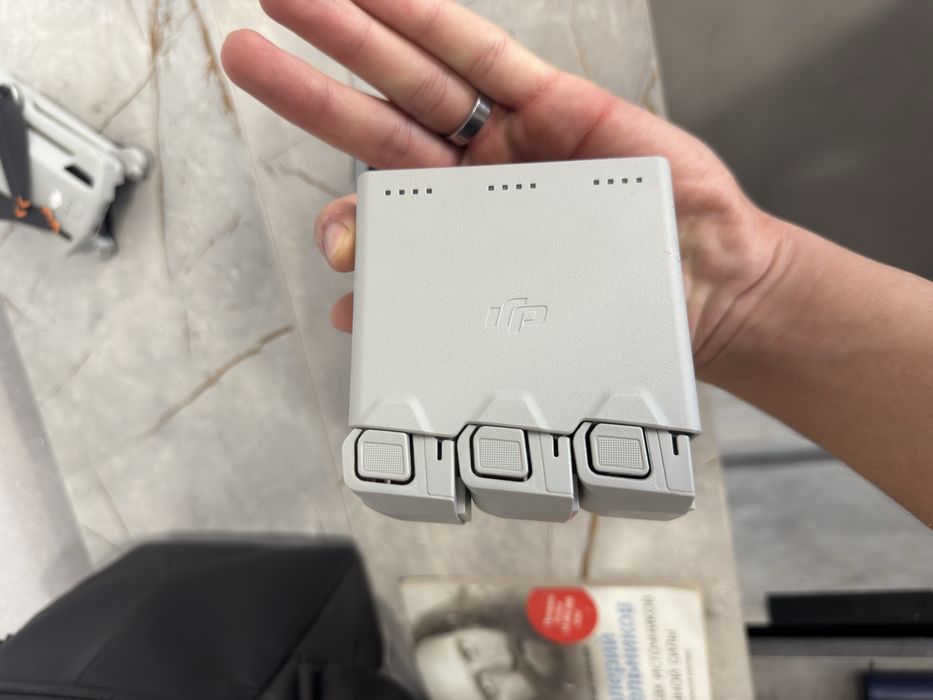 Продам Дрон dji mini 3 pro