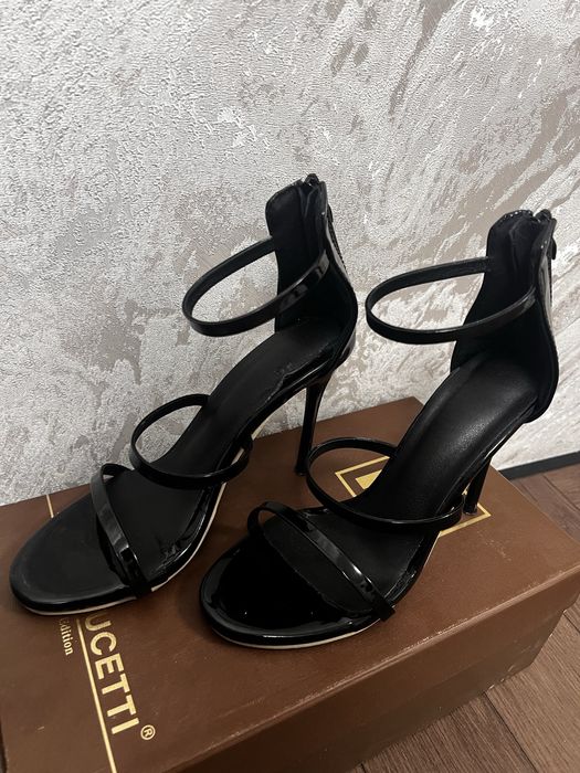 Каблук чёрныйййй