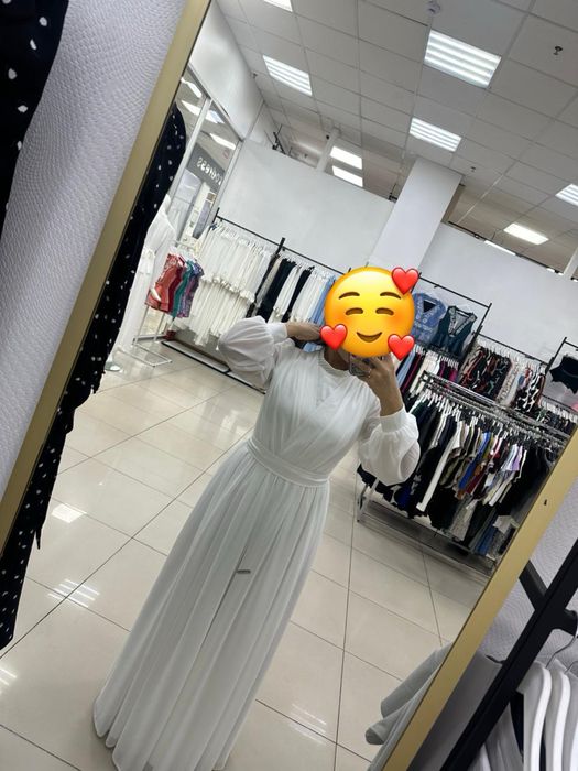 Элегантное белое платье