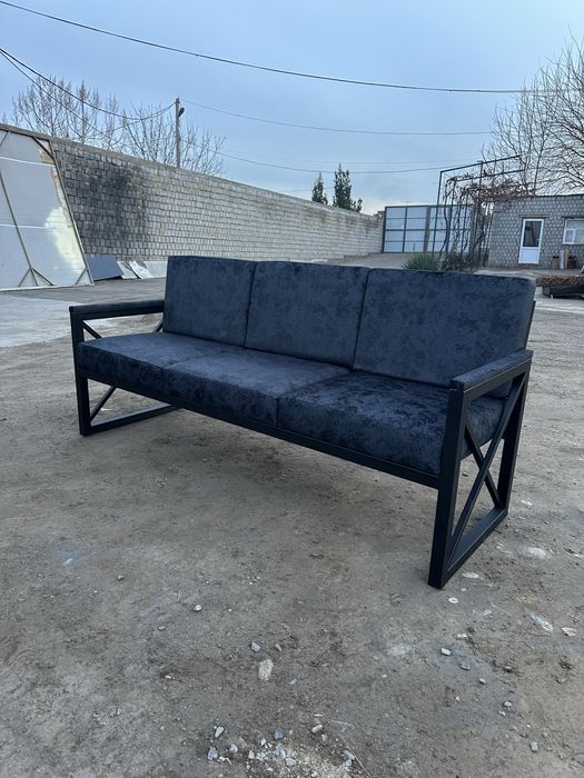 Loft stilidagi divan va kreslo
