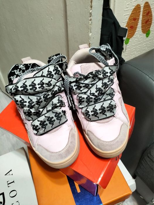 Кроссовки на девочку