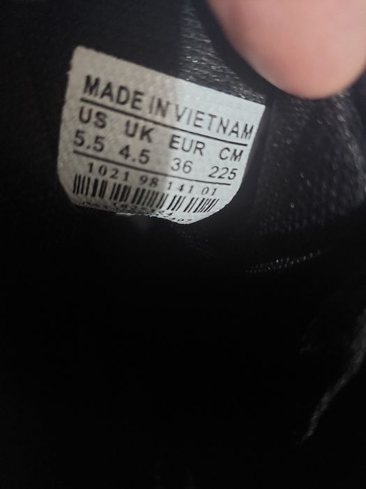 Продам кроссовки