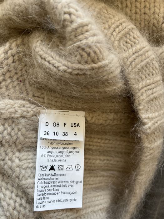 Меко топло поло в бежов цвят