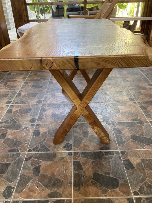 Маса от черница (масив)