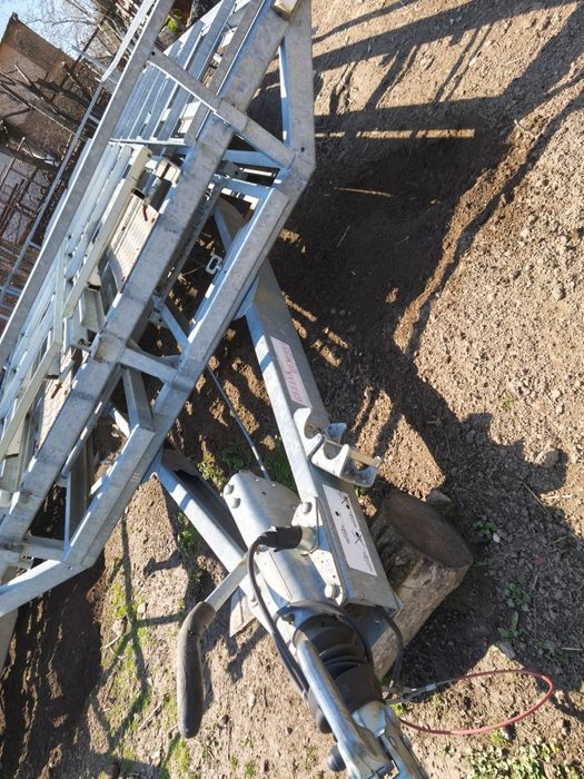 Vând remorcă apicolă