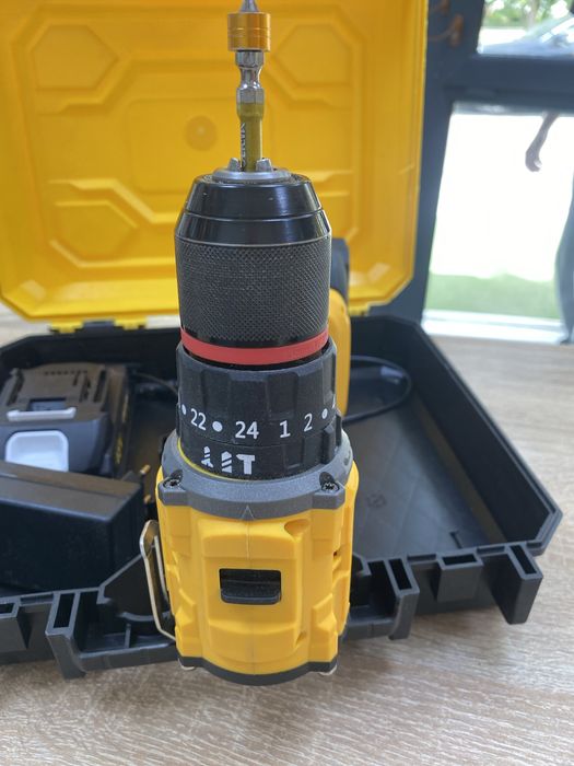 Шуруповерт DeWalt (A4)