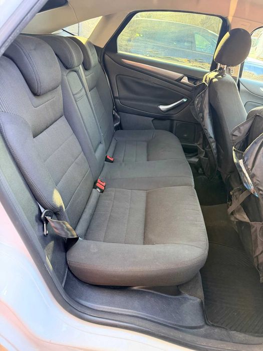 автомобил Ford Mondeo