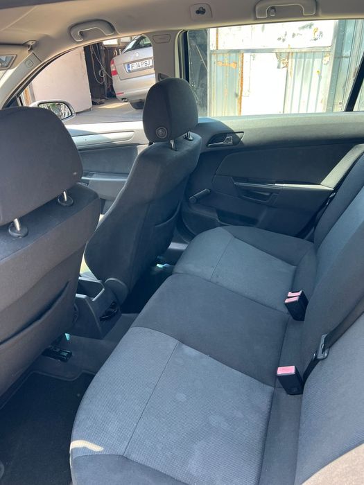 Opel astra H   .