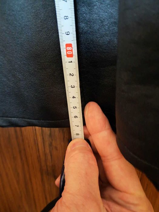 Продавам дамско манто естествена кожа номер 52