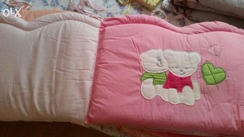 Protectie aparatori pentru pătuț cu pilotă și cearceaf pentru pat