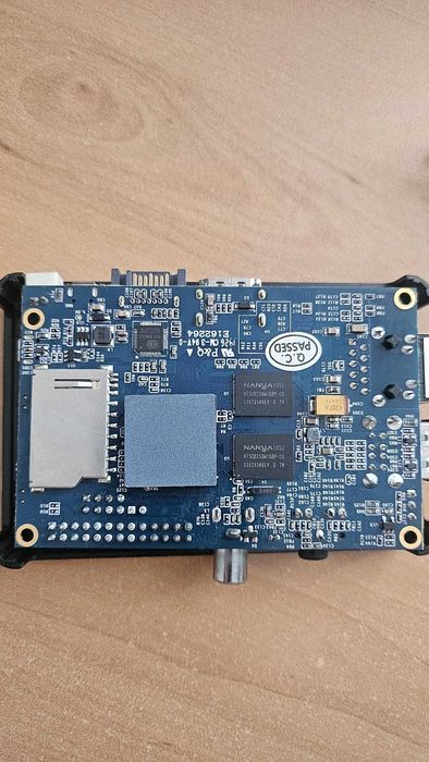 Banana Pi M1 - dual core cpu, 1gb ram cu alimentator si carcasa
