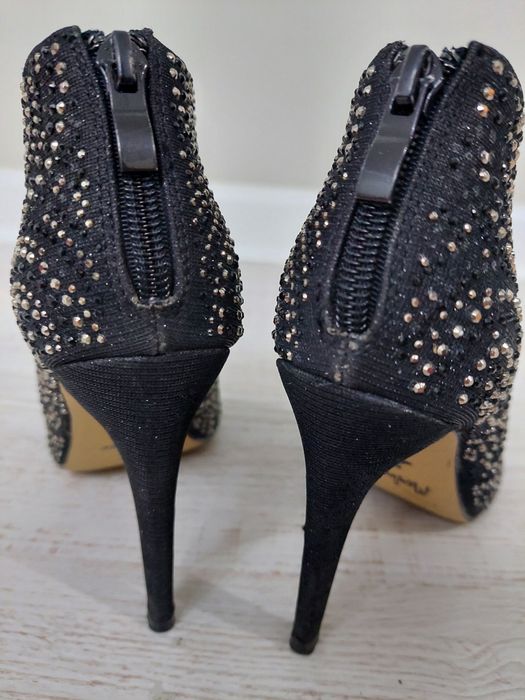 Туфли со стразами 36-37 рр