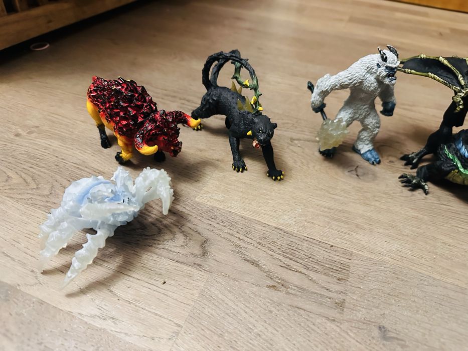 Seria Eldrador jucarii Schleich