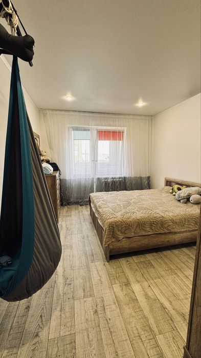 Продам трехкомнатную квартиру
