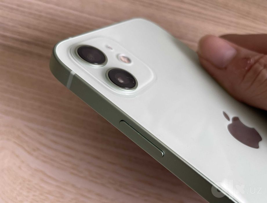 Продам iPhone 12 White 128GB  Б.У