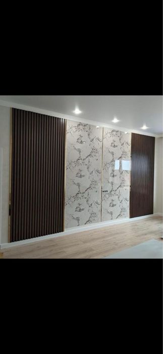 Гибкий мрамор, лувр, латунные молдинги