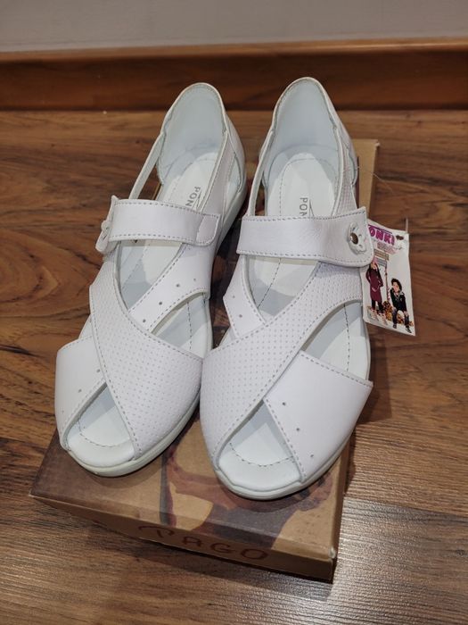 Нови сандали обувки Ponki