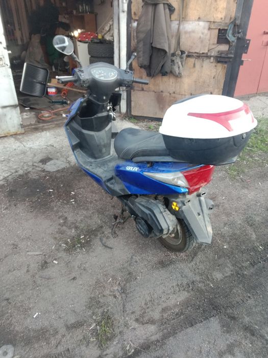 Продам скутер можно поставит на учет
