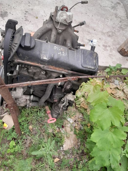Продам двигатель 1.8 ест масло