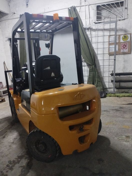 Продам вилочный погрузчик