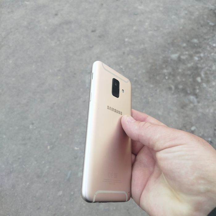 Samsung a6 в хорошем состоянии