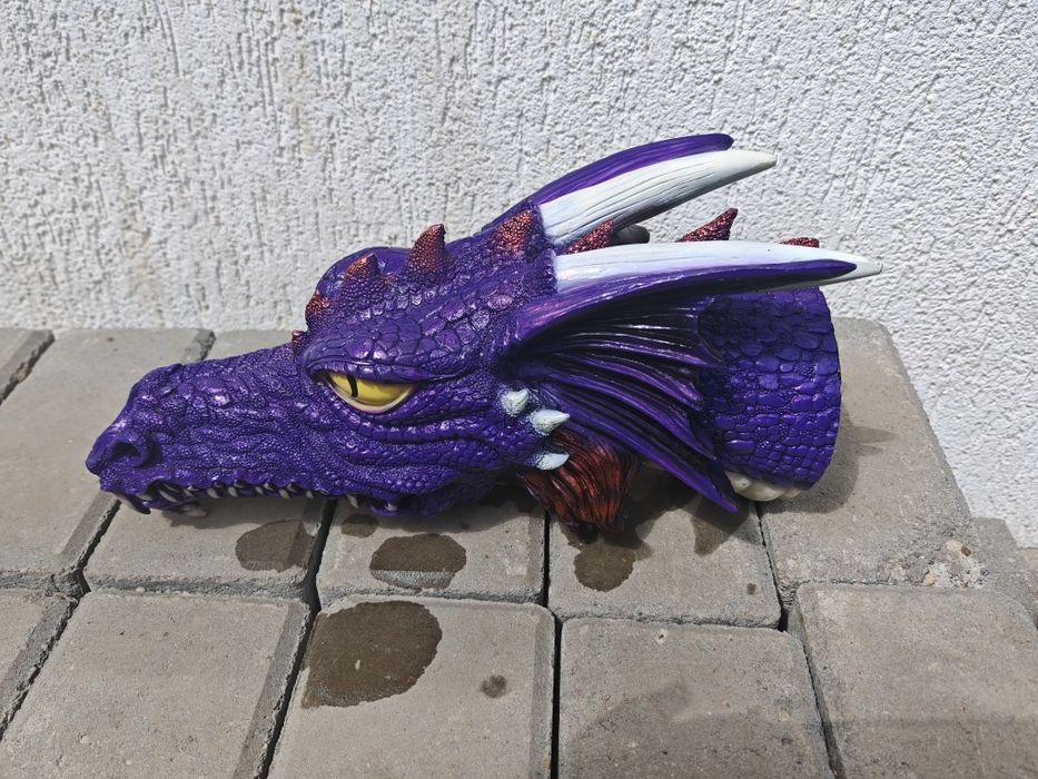 Dragon - figurină decorativă din rășină.