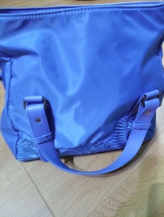 Genti dama Desigual și Guess