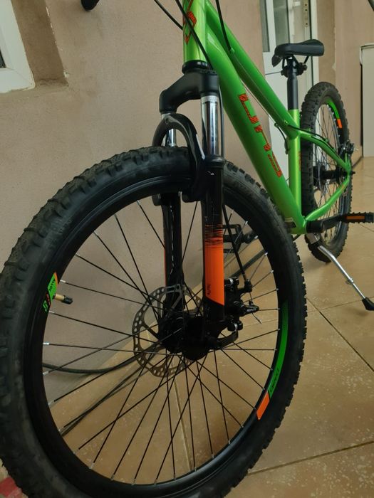 Vând bicicleta cu suspensie noua