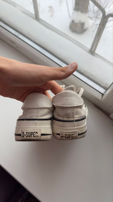 Женские кроссовки для девушек