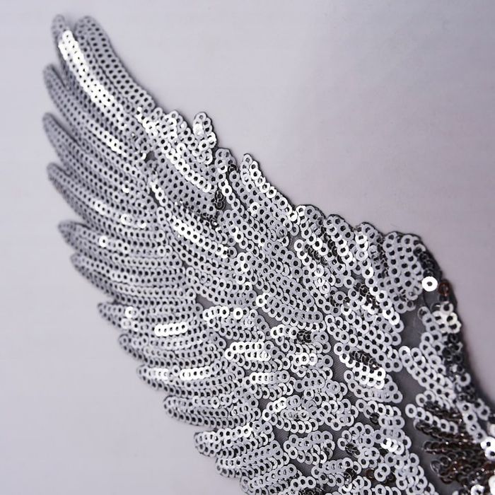 Релефни нашивки крила