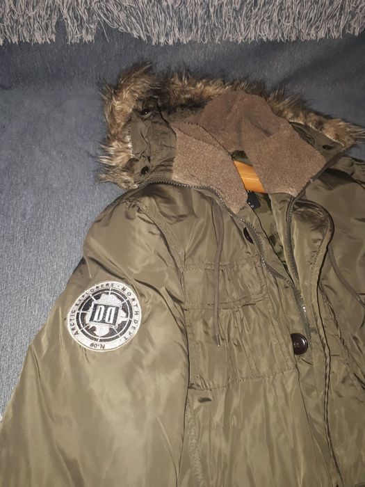 Продам куртку зима 35000