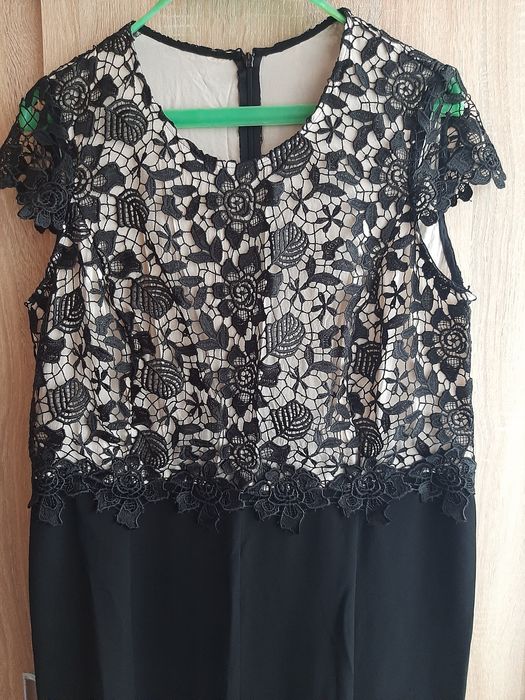 Официална черна рокля