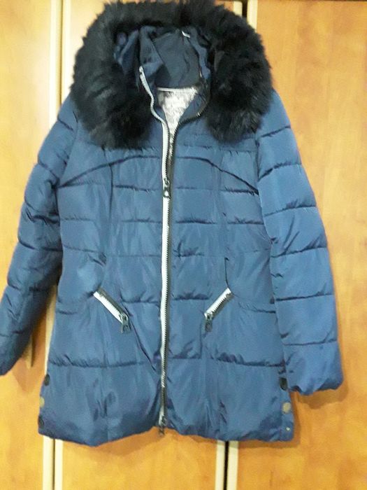 Vând Geacă Damă cu Glugă si Blăniță Mărimea L