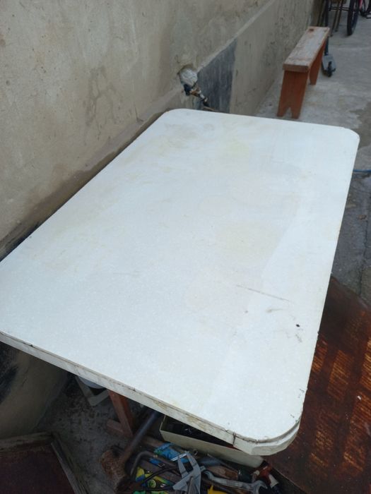 Продам стол из керамогранита.
