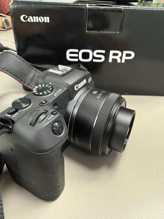 Canon RP+ обьективом новый