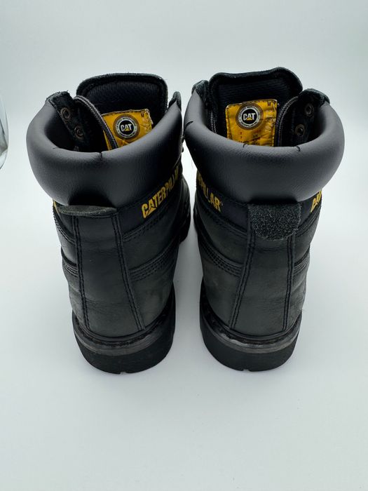 Продавам боти Caterpillar
