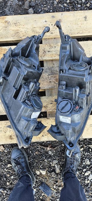 Ляв и Десен HELLA Фарове за Опел Астра джей /Opel Astra j