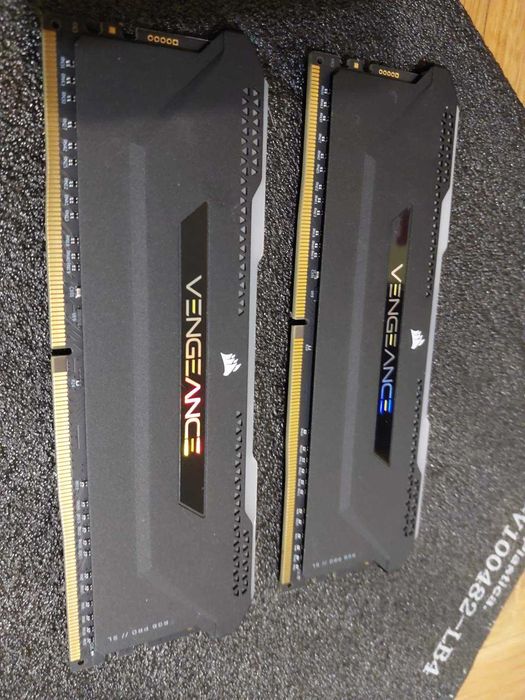 32GB 3600Mhz CL18 - Corsair Vengance, HyperX Predator, Kingston Fury