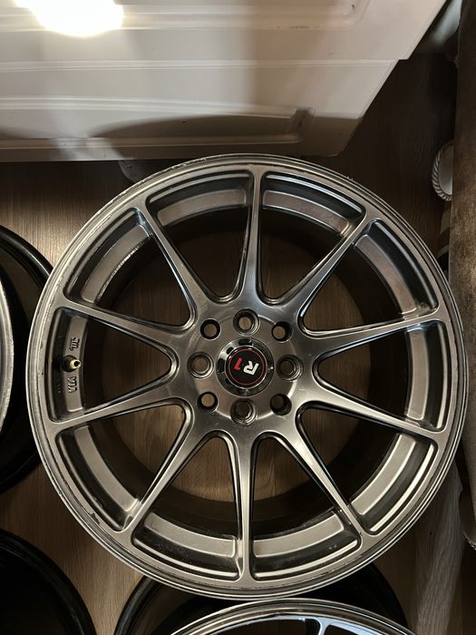 Продам срочно …..