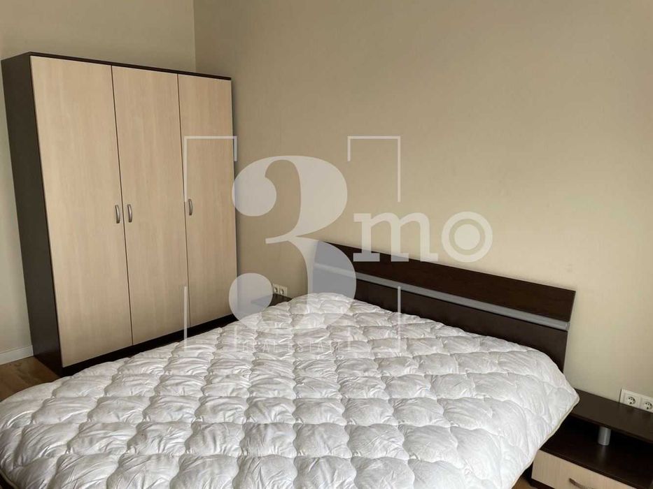 „3mo“ отдава под наем двустаен апартамент, находящ се в ж.к. Дружба 2